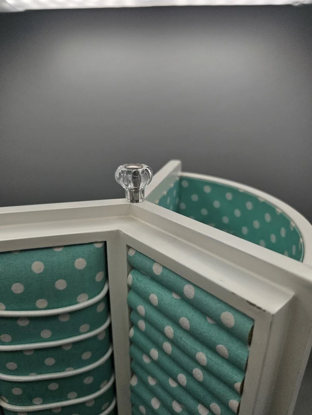 Pottery Barn Teen‎ Rotating 3-sided White Turquoise Polka Dot Jewelry Organizer